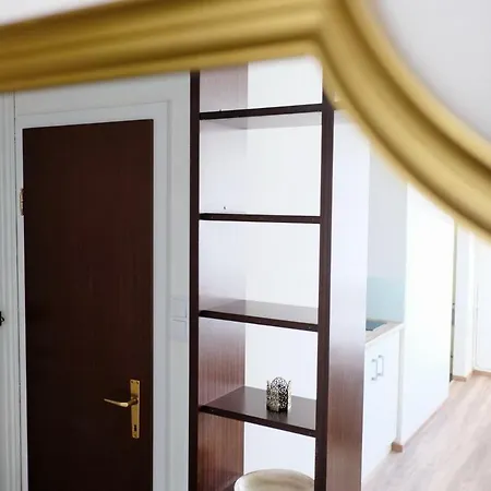 Apartment Newly Renovated In The Center Of *