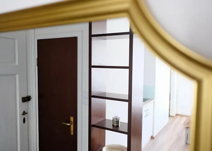 Apartment Newly Renovated In The Center Of *