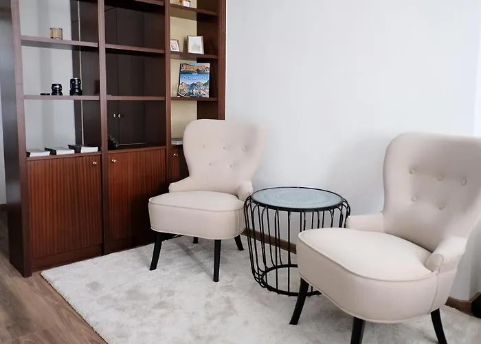 Apartment Newly Renovated In The Center Of *