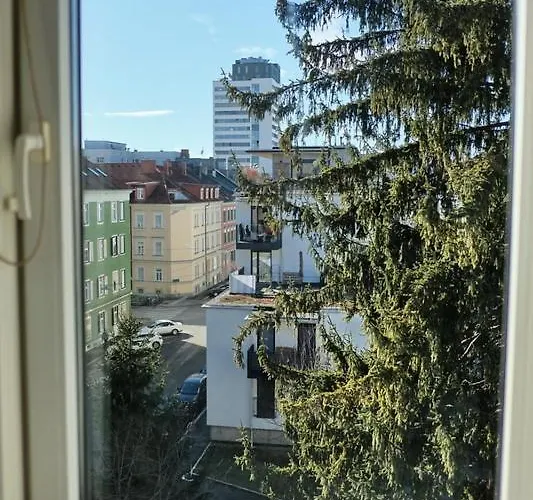 Newly Renovated In The Center Of Apartment