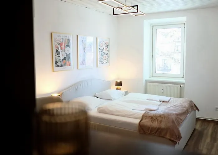 Newly Renovated In The Center Of Apartment