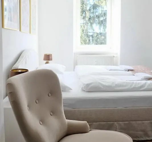 Newly Renovated In The Center Of Apartment