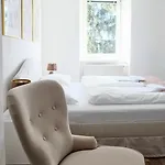 Newly Renovated In The Center Of Apartment